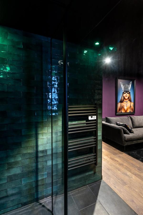 Cherie Cherry - Romantic And Bdsm House Holiday home