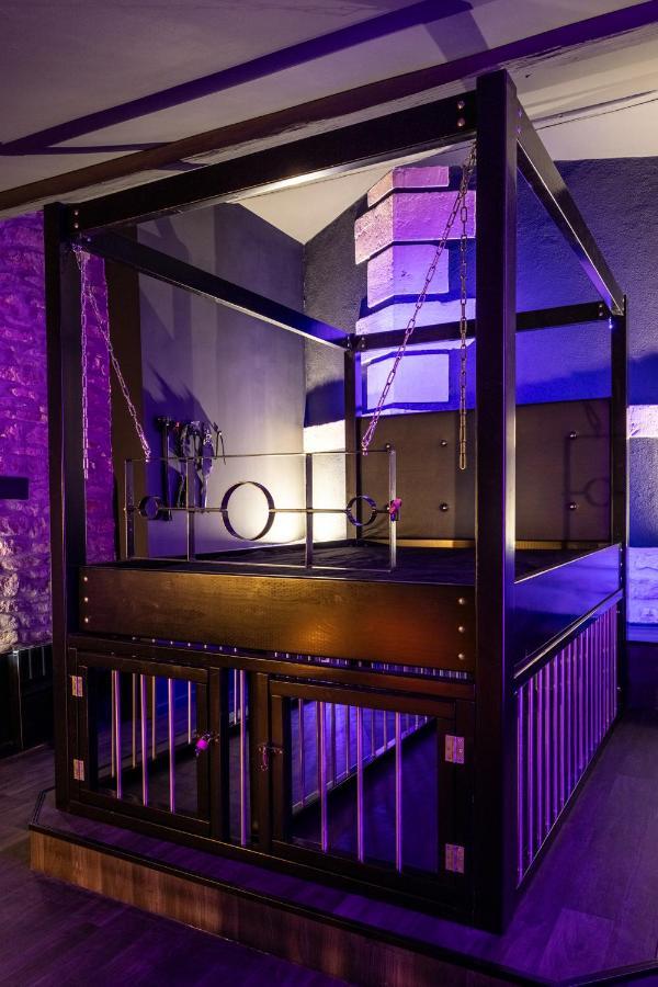 Cherie Cherry - Romantic And Bdsm House